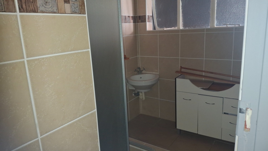 To Let 5 Bedroom Property for Rent in Humansdorp Eastern Cape